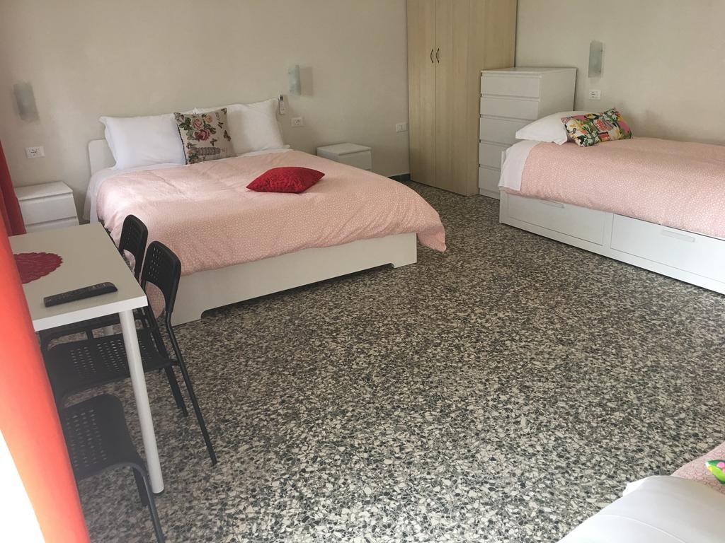 Aliante Turist House Bed and Breakfast Pisa Exteriör bild