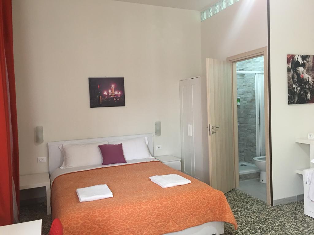 Aliante Turist House Bed and Breakfast Pisa Exteriör bild