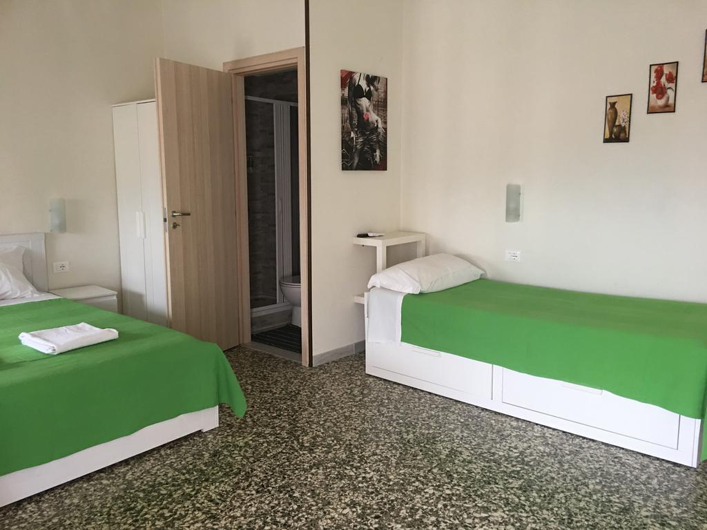 Aliante Turist House Bed and Breakfast Pisa Exteriör bild