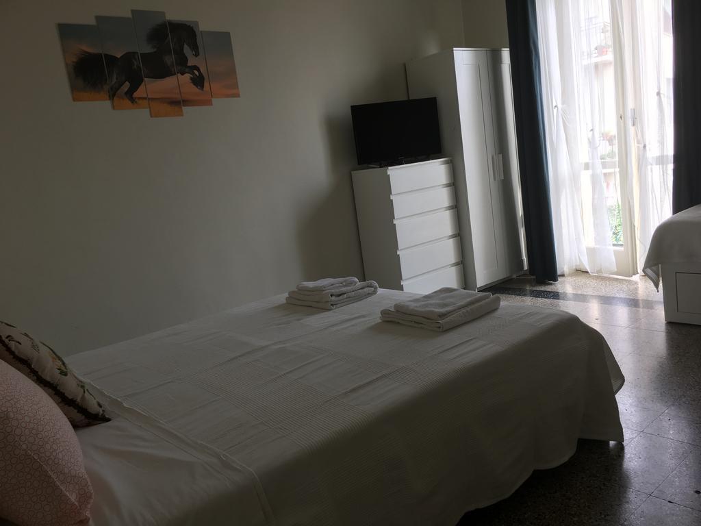 Aliante Turist House Bed and Breakfast Pisa Exteriör bild