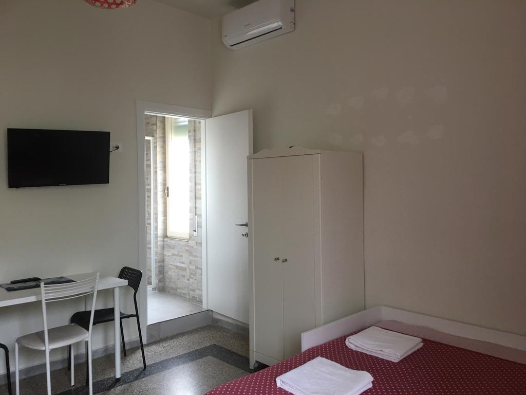 Aliante Turist House Bed and Breakfast Pisa Exteriör bild
