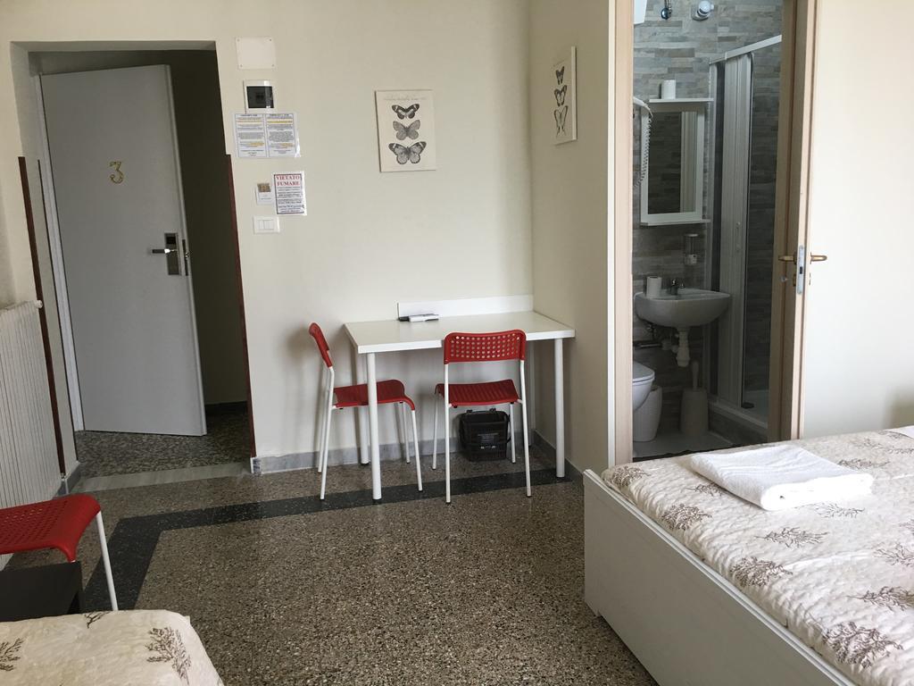 Aliante Turist House Bed and Breakfast Pisa Exteriör bild