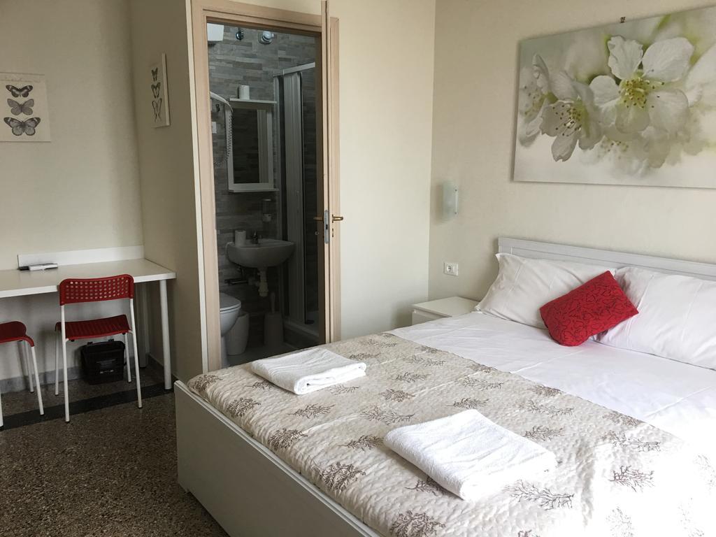 Aliante Turist House Bed and Breakfast Pisa Exteriör bild