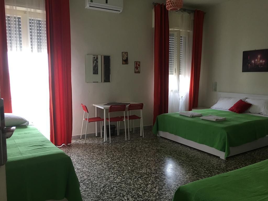 Aliante Turist House Bed and Breakfast Pisa Exteriör bild