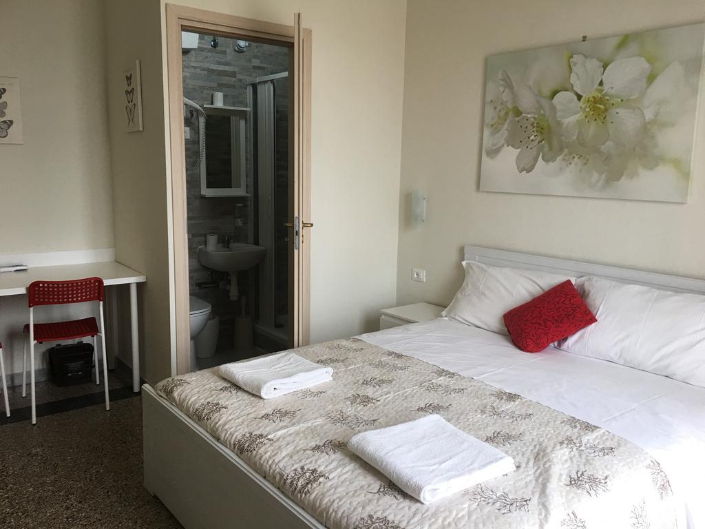 Aliante Turist House Bed and Breakfast Pisa Exteriör bild