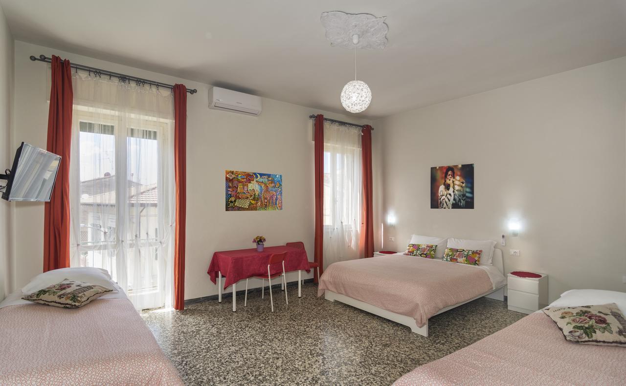 Aliante Turist House Bed and Breakfast Pisa Exteriör bild